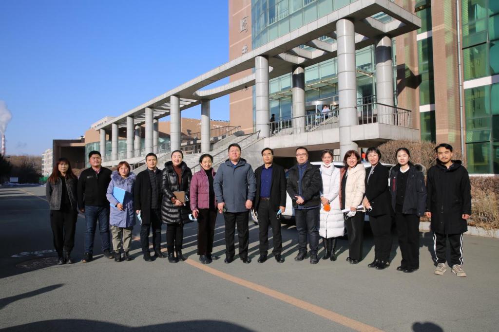 長(zhǎng)春經(jīng)開區(qū)工信局領(lǐng)導(dǎo)蒞臨我校指導(dǎo)創(chuàng)業(yè)孵化基地工作，共促校企協(xié)同發(fā)展